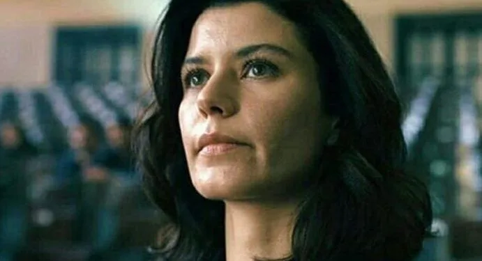 Chi è Beren Saat? Altezza – Età – Serie – Famiglia