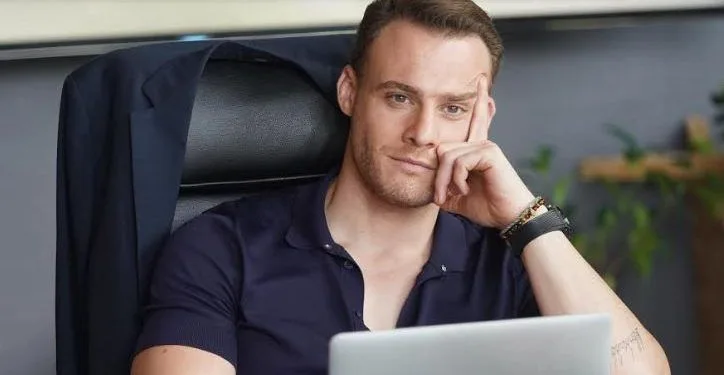 Chi è Kerem Bursin? Altezza – Età – Serie – Famiglia