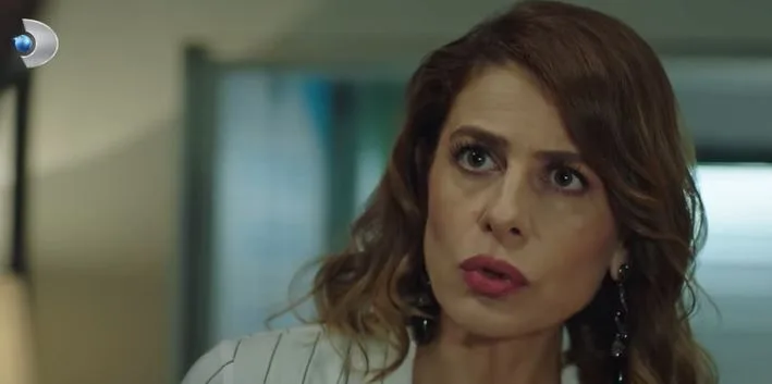 Chi è Ebru Özkan?  Altezza – Età – Serie – Famiglia