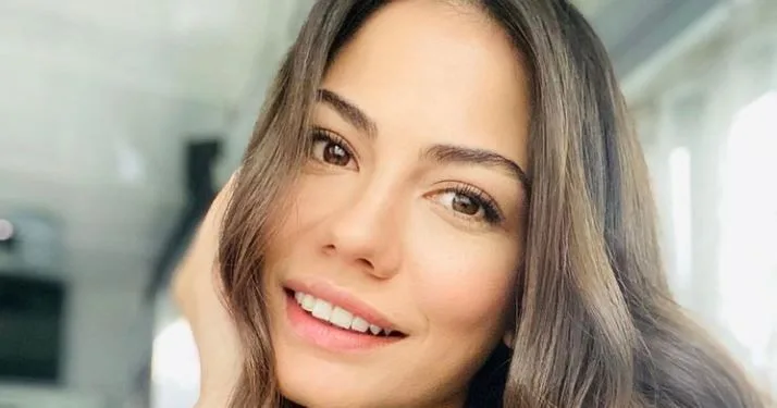 Demet Özdemir ha fatto due sorprese di fila! Uno con Oğuzhan Koç e uno da casa sua!