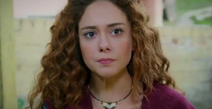 Chi è Duygu Yetiş? Altezza – Età – Serie – Famiglia