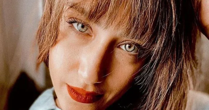 Si è scoperto perché Hazal Kaya ha usato un filtro per capelli per giorni!