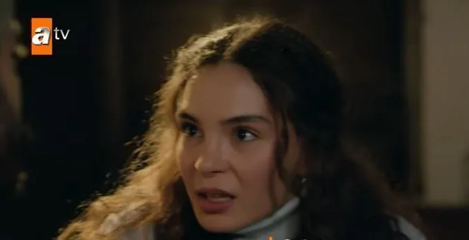 Le pose di Ebru Şahin hanno conquistato molti Mi piace