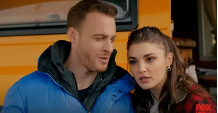 Quando l’amore di Hande Erçel e Kerem Bürsin è certo, ora esplode la serie Sen Çal Kapımı!
