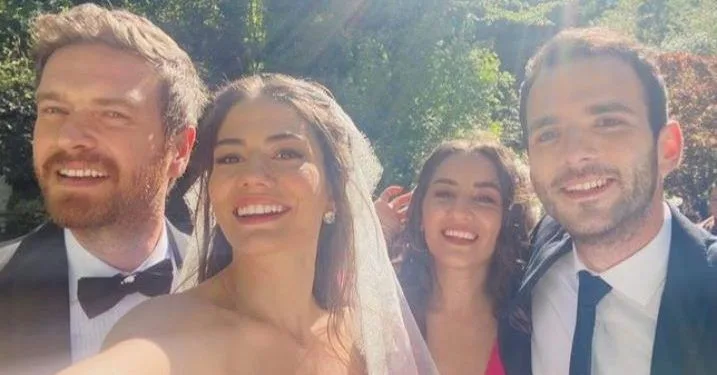 Addio commosso a Doğduğun Ev Kaderindir . di Demet Özdemir
