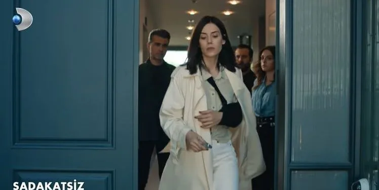Posa dietro le quinte di Cansu Dere e Melis Sezen sul suo set infedele!