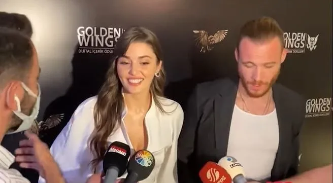 Anche la partnership tra Kerem Bürsin e Hande Erçel è stata incoronata con un premio!