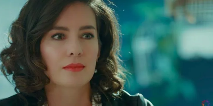 Chi è Ayfer Donmez? Da dove viene – Altezza – Età – Serie TV – Famiglia