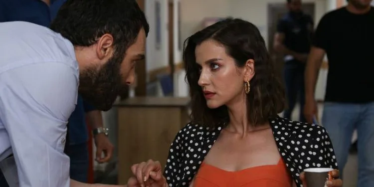 Quanto sono belli İrem Helvacıoğlu e Seçkin Özdemir dietro la macchina da presa