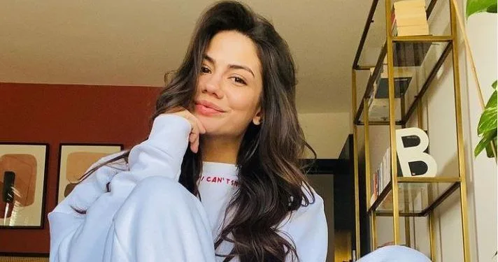 La nuova immagine di Demet Özdemir nel suo nuovo progetto è stata rivelata per la prima volta