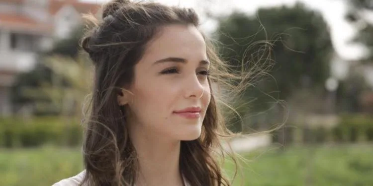Chi è Hafsanur Sancaktutan? Da dove viene – Altezza – Età – Serie TV – Famiglia