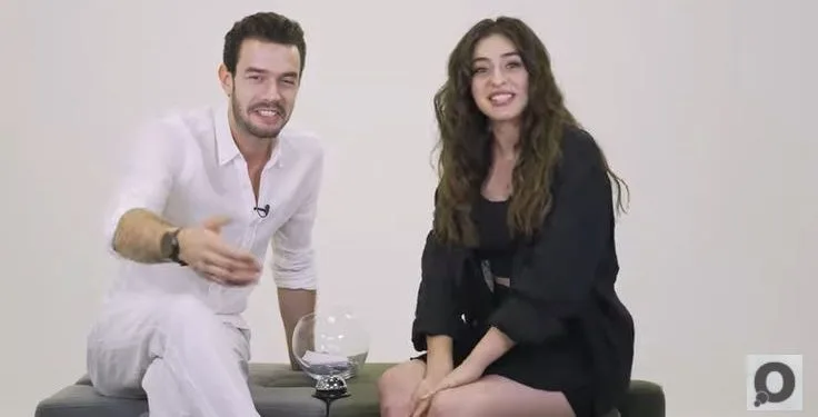 Il complimento di Aytaç Şaşmaz a Cemre Baysel nella serie Baht Oyunu è stato molto sottile!