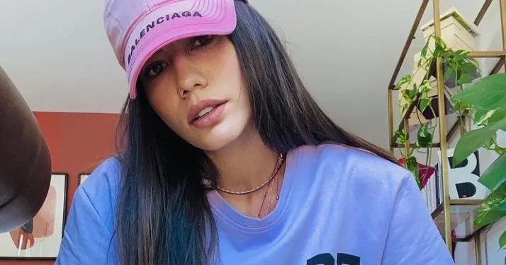 Demet Özdemir l’ha fatta parlare di nuovo con il suo stile!