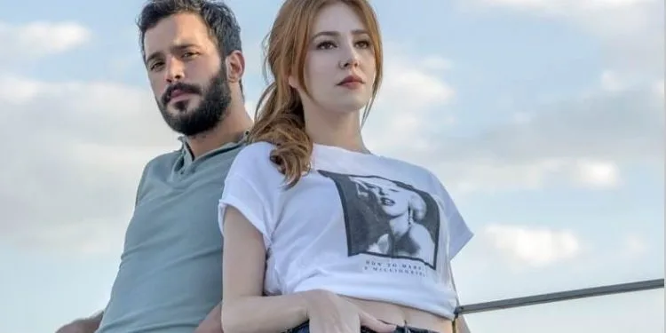 Grande prova per Barış Arduç ed Elçin Sangu, che brillano a Kiralık Aşk!