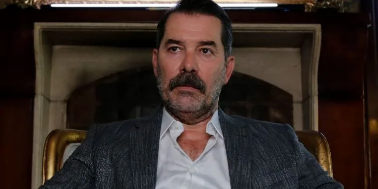 Fikret Kuşkan, che ha iniziato la serie El Kızı, ha fatto un altro accordo per la serie!