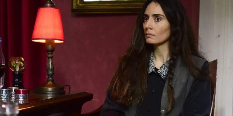 Melisa Sözen, Alya di Kırmızı Oda, ha trovato la sua nuova serie!