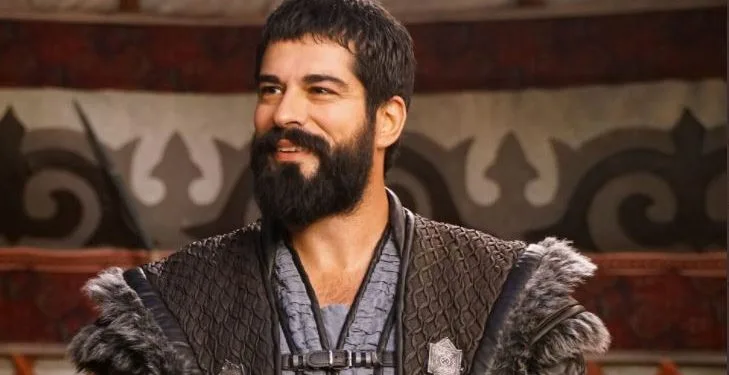 Grande gesto di Burak Özçivit, star di Kuruluş Osman, a sua moglie Fahriye Evcen!