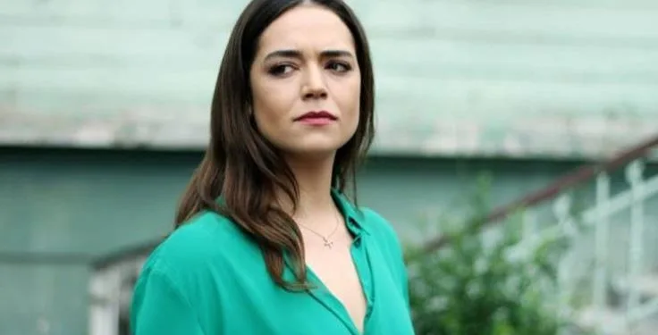 İpek Karapınar, Feride di Kırgın Çiçekler, torna nelle serie TV!