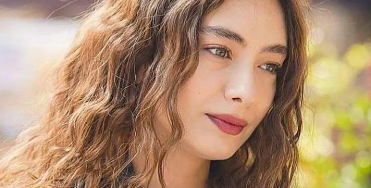 La serie TV di Neslihan Atagül ha iniziato a essere trasmessa sul canale più grande degli Stati Uniti! I social media si sono schiantati!