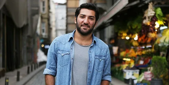 Orgoglioso sviluppo della serie “Sadakatsiz”, a cui ha partecipato Berkay Ateş!