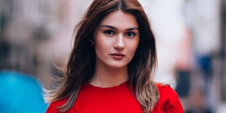 La posa nella jacuzzi di Gizem Güneş, la ‘Feride’ della serie ‘Kuzey Yıldızı İlk Aşk’, era all’ordine del giorno!