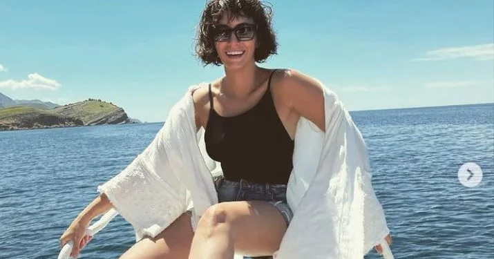 Hande Doğandemir ha posato in modo molto speciale per Şamdan Plus Magazine e ha rilasciato dichiarazioni sorprendenti!