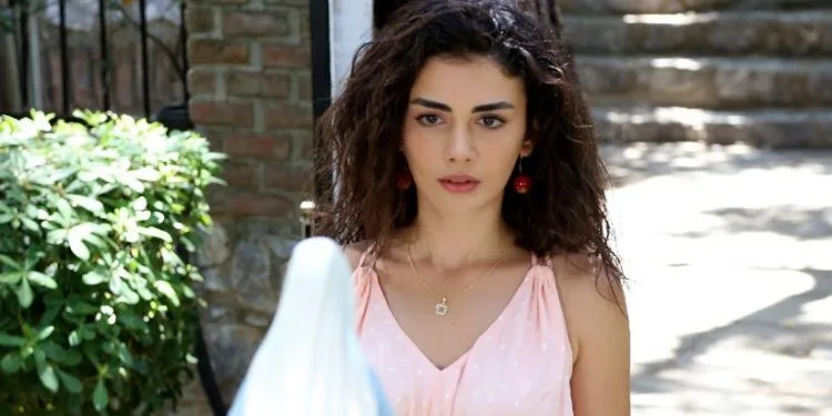 L’eccitazione di İçimizden Biri, che darà a Özge Yağız un salto di carriera, è aumentata!