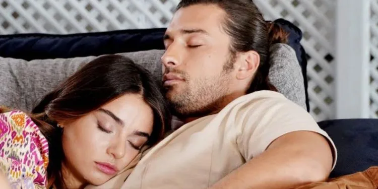 Alp Navruz ha mostrato il suo colore nella sua richiesta d’amore con Ayça Ayşin Turan!