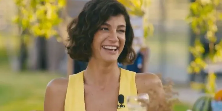 Berrak Tüzünataç ha girato uno spot come un film d’avventura!