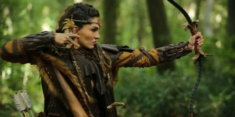 La lupa Ebru Şahin incanterà i suoi fan nella sua nuova serie Destan!