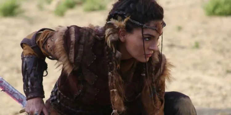 Ci sono molti che lodano e criticano la serie Destan di Ebru Şahin!