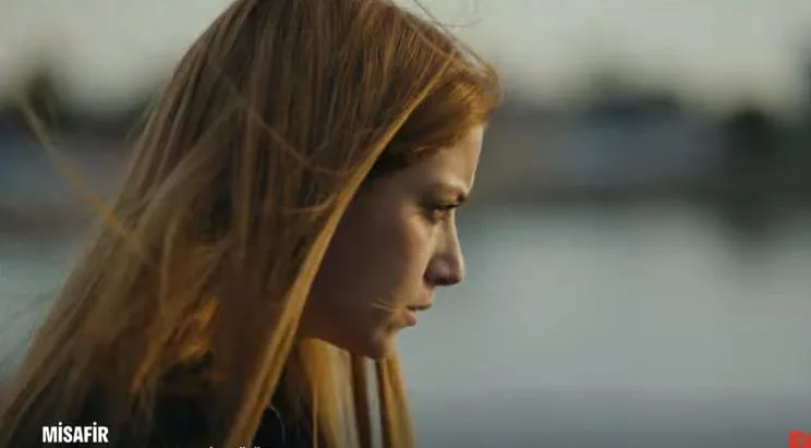 Le critiche sono arrivate ad Hazal Kaya sulla nuova serie TV Misafir!