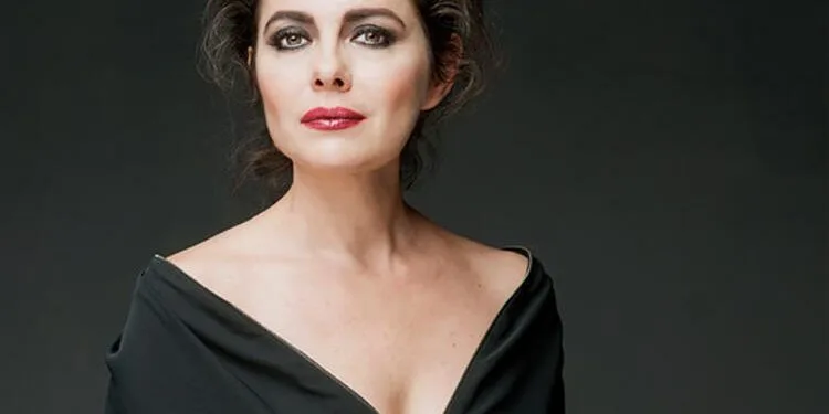 Nilüfer Açıkalın, tornato sullo schermo con la serie Yeşilçam dopo anni, è di nuovo sul set!