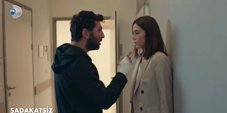 Cansu Dere e Berkay Ateş sono la nuova coppia preferita della serie TV Sadakatsiz!