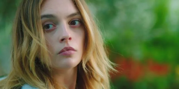 La foto di 19 anni di Melis Sezen, Derin di Sadakatsiz, stupisce!