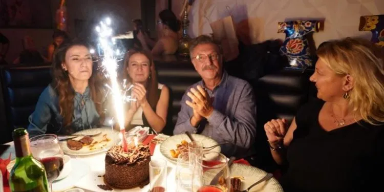 Grande festa per Tamer Levent, Rafet di Camdaki Kız!