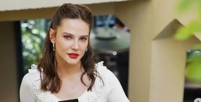 Dopo Maraşlı, Alina Boz darà messaggi molto carini nel suo nuovo progetto!