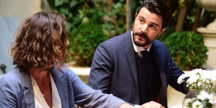 Burak Sevinç è pieno di rimproveri per la sua vecchia serie TV Kırmızı Oda!