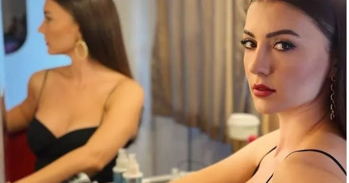 Burcu Özberk, la star di Aşk Mantık İntikam, ha conquistato ancora una volta i cuori!
