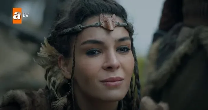 Ebru Şahin ha superato se stessa nella serie Destan!