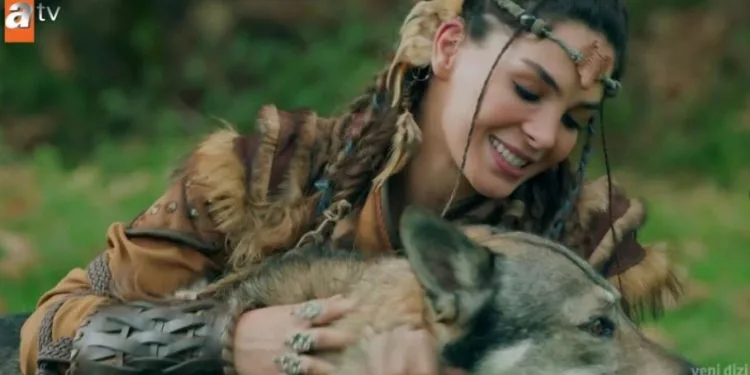 Ebru Şahin, che ha scritto epico con Destan, ha ringraziato i suoi fan e le sue fan donne l’hanno ringraziata!