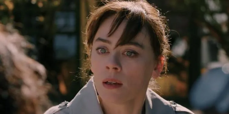 Comportamento esemplare di Demet Evgar, che interpreta una donna vittima di violenza nella serie TV Alev Alev!