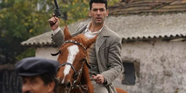 La nuova decisione che rende Murat Yıldırım molto felice nella serie Aziz!