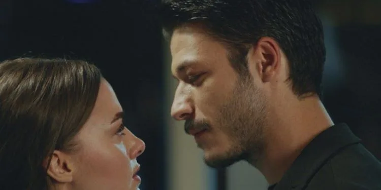 Amore e competizione vanno insieme, che tipo di serie è Cam Tavanlar?