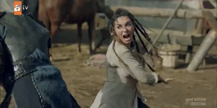 Ebru Şahin ha lasciato la bocca aperta con la scena del combattimento a Destan!