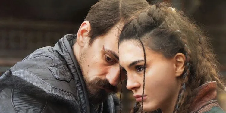 In che modo Ebru Şahin, la star della serie Destan, ha sorpreso il suo partner Edip Tepeli? Non crederai alle tue orecchie!