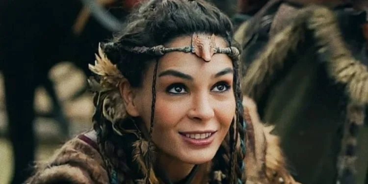 Ebru Şahin ha lavorato per mesi per quella scena incredibile della serie Destan!