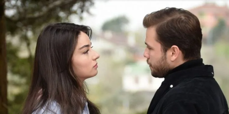 L’Arıza, che riunisce Ayça Ayşin Turan e Tolga Sarıtaş, sarà pubblicato in un nuovo paese!