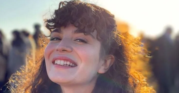 Aslı Bekiroğlu sta tornando sui set e il suo nuovo partner è un nome famoso che rimarrai molto sorpreso!