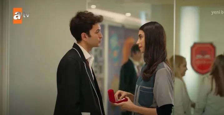 Nilsu Yılmaz e Berk Ali Çatal si accendono mentre i fan della serie “Kardeşlerim” inviano messaggi!